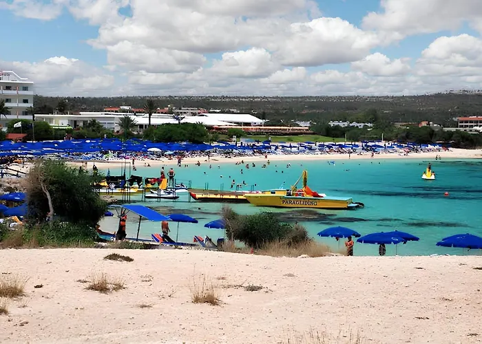 Apartmán Charming In Larnaca With Sea View - 73 M²