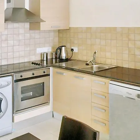 Charming In Larnaca With Sea View - 73 M²