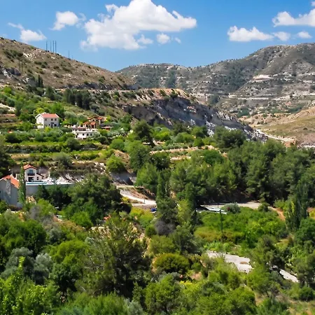 Charming In Larnaca With Sea View - 73 M²